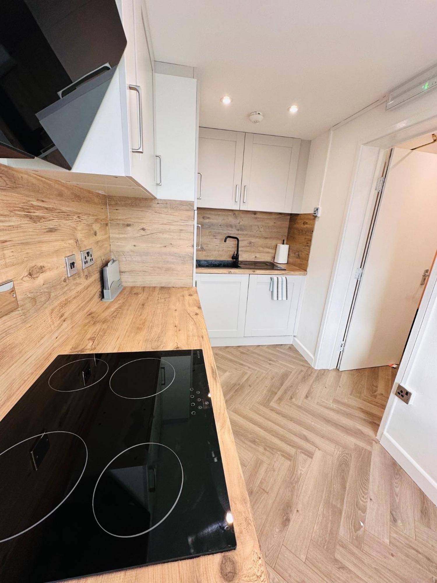 R1 - Private Room In Modern Shared Apartment, Each With Kitchenette, Central Birmingam Exterior foto